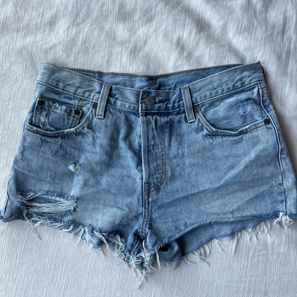 Distressed Levi’s 501 Shorts